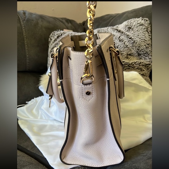 Pink/Powder blush Michael Kors purse. Gold chain handle. Lock and key keychain - Picture 3 of 8